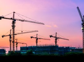 Etude de la tenue aux agressions (séisme et onde de surpression) de grues à tour.